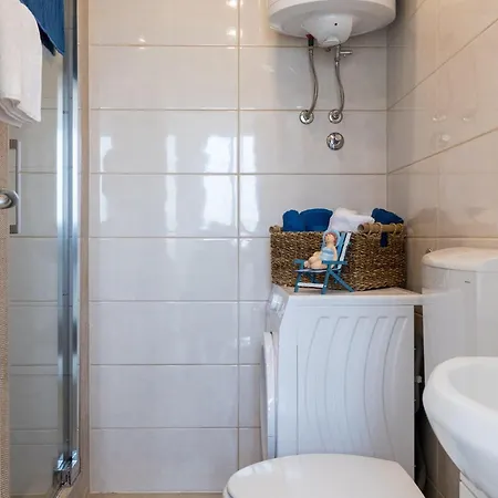 Semi - One Bedroom With Terrace And Sea View Apartmán