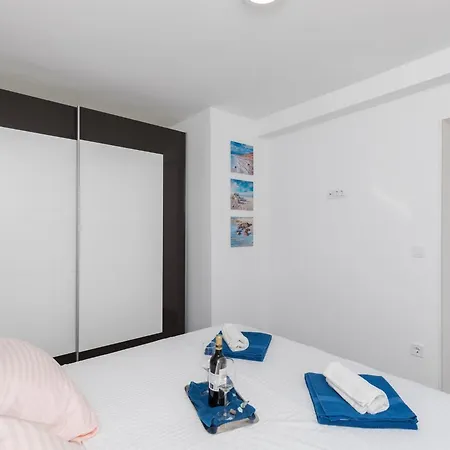 Semi - One Bedroom With Terrace And Sea View