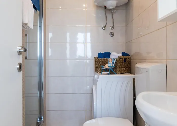 Semi - One Bedroom With Terrace And Sea View アパート