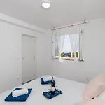 Semi - One Bedroom With Terrace And Sea View شقة دوبروفينك