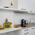 Semi - One Bedroom With Terrace And Sea View شقة *