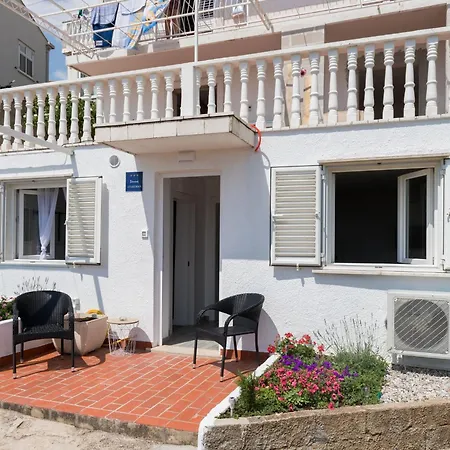 Semi - One Bedroom With Terrace And Sea View Daire *