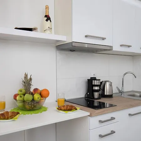 Semi - One Bedroom With Terrace And Sea View 아파트 *