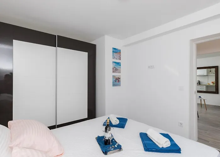 Semi - One Bedroom With Terrace And Sea View