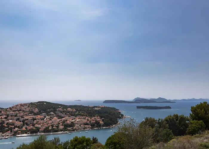 Semi - One Bedroom With Terrace And Sea View Daire *