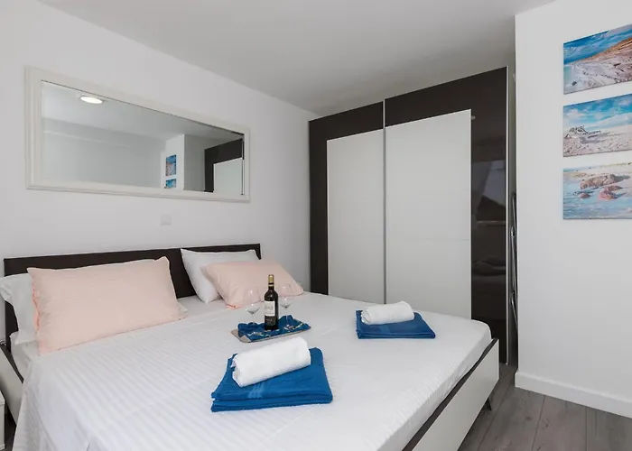 Semi - One Bedroom With Terrace And Sea View * Dubrovnik