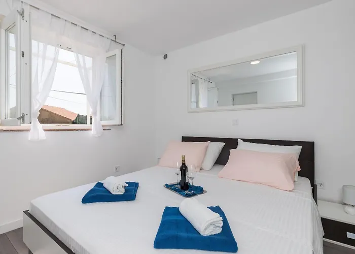 Semi - One Bedroom With Terrace And Sea View Dubrovnik