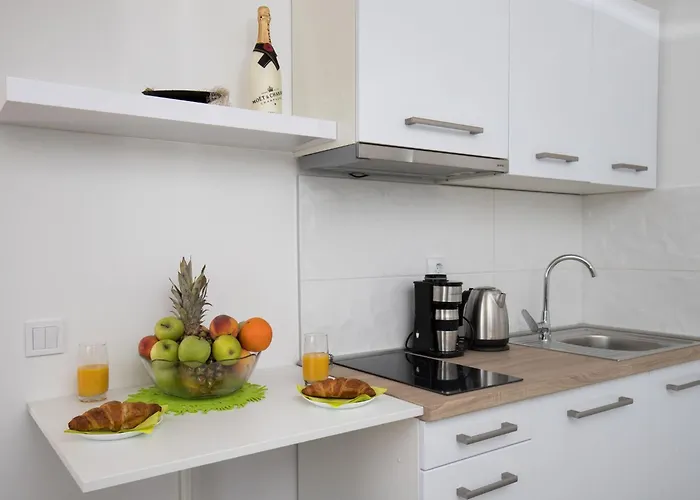 Semi - One Bedroom With Terrace And Sea View Daire *